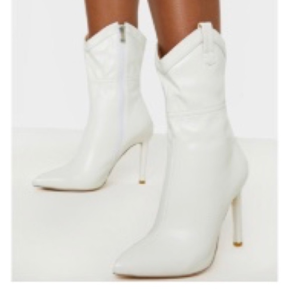 White Western Point Ankle Boot |PRETTYLITTLETHING